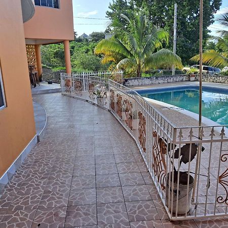 Chaudhry Holiday House Montego Bay Buitenkant foto
