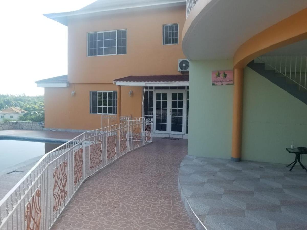Chaudhry Holiday House Montego Bay Buitenkant foto