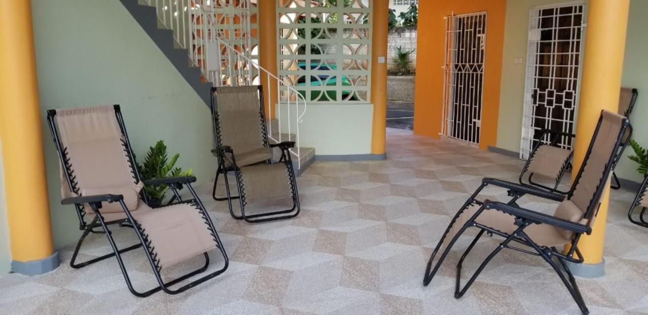 Chaudhry Holiday House Montego Bay Buitenkant foto