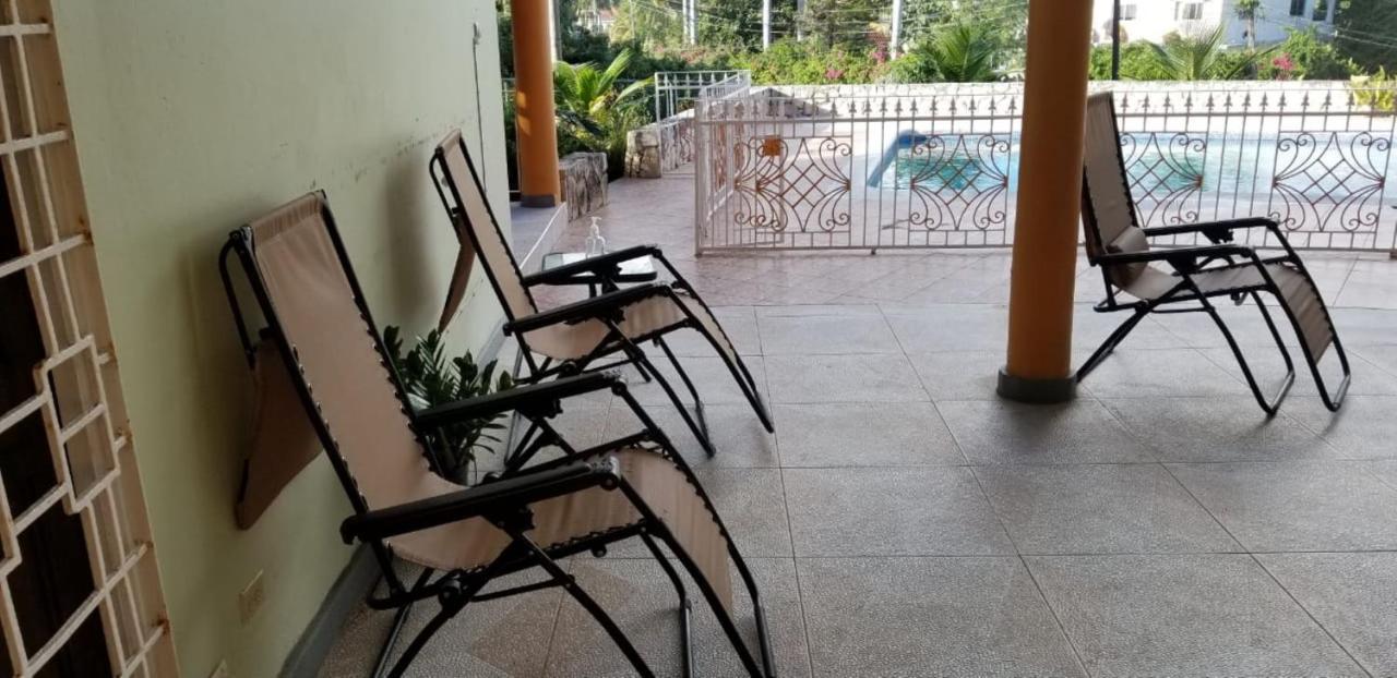 Chaudhry Holiday House Montego Bay Buitenkant foto